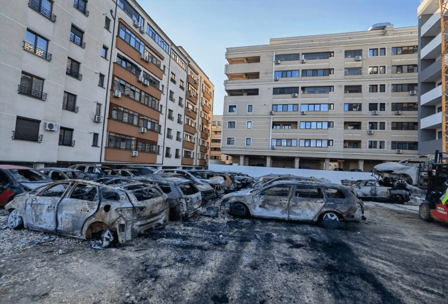Pericol social la 15 ani. A distrus 37 de mașini și 94 de apartamente prin incendiere 