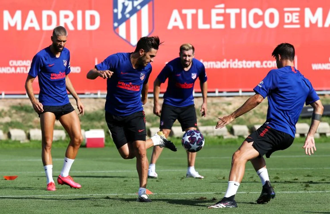 Jucătorii de la Atletico Madrid se antrenează în continuareFOTO: EPA