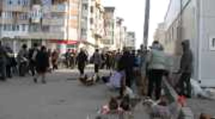 Botoşani: Piaţa centrală este plină de păsări vii crescute la curte