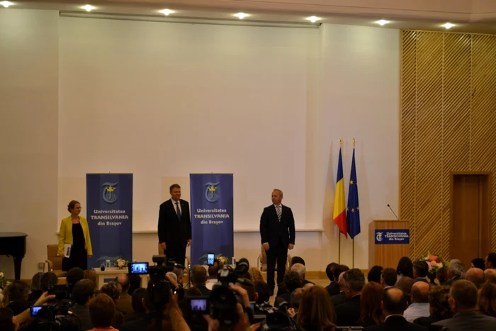 Preşedintele Klaus Iohanis a participat la o dezbatere la Braşov. FOTOSimona Suciu