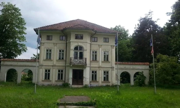 Conacul Brâncoveanu de pe Valea Prahovei, vechi din secolul al XIX lea, va fi demolat pentru construirea unui supermarket jpeg