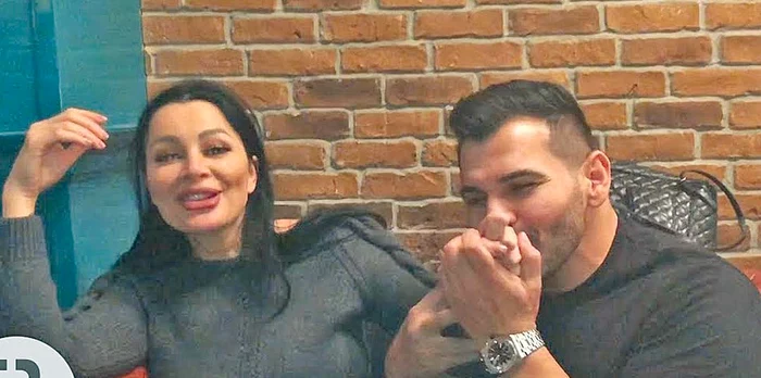 Brigitte şi Pastramă s-au îndrăgostit la ”Ferma” şi îşi continuă relaţia şi acasă