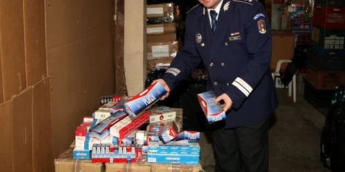 Poliţiştii au confiscat marfă în valoare totală de 37.000 de lei