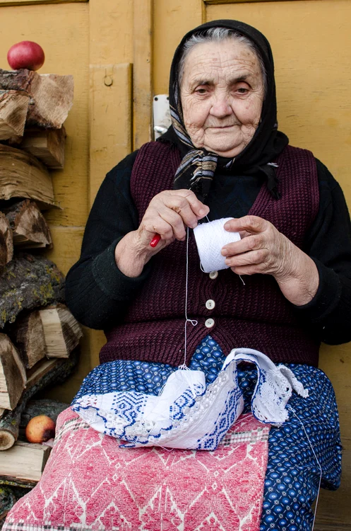 La o cusătură lucrează circa 10 ore