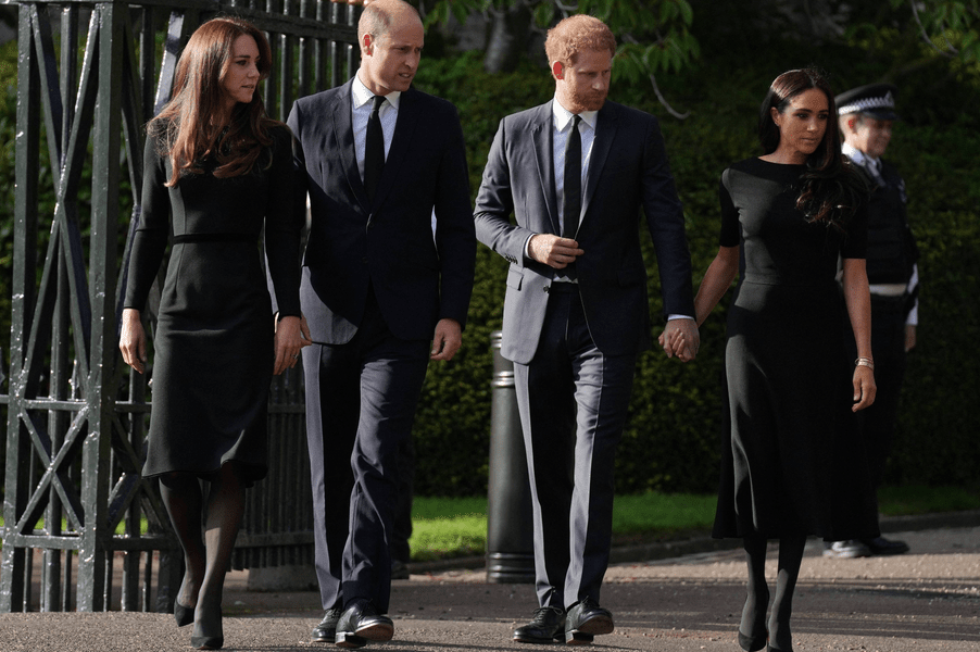 William, Harry și soțiile lor, împreună la Castelul Windsor VIDEO