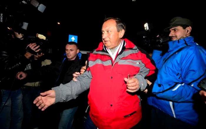 Pe 27 februarie 2013, procurorii DNA au dispus trimiterea în judecată a deputatului Ion Stan, în sarcina căruia s-au reţinut două infracţiuni de trafic de influenţă FOTO Mediafax