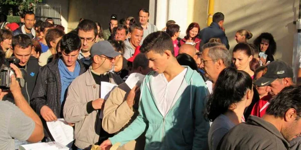 2 400 de vâlceni au încercat să-şi găsească un loc de muncă la bursa pentru absolvenţi