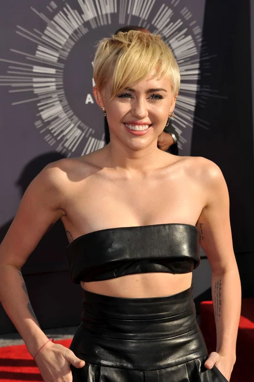 
    Miley a avut o copilărie destul de obişnuită @shutterstockclickpentrufemei.ro  