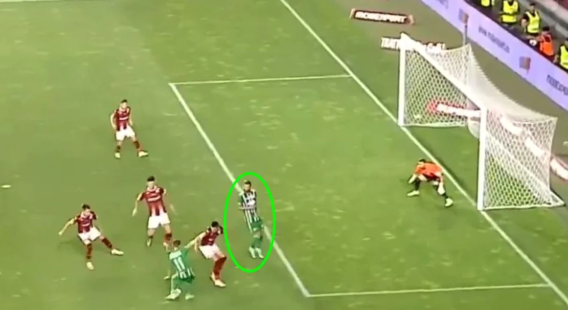 Arbitrul a considerat că Sanfranko a influențat faza golului lui Sepsi. Captură DigiSport
