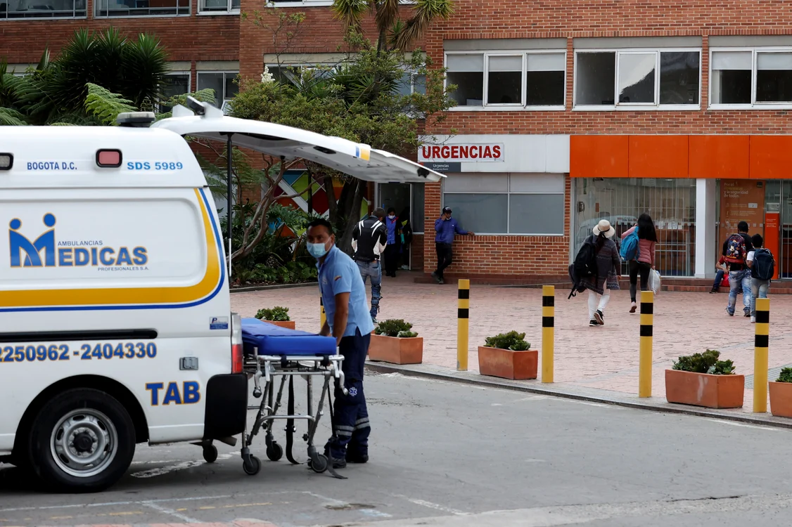 Bernal a fost operat în mai multe rânduri la Clinica Universitară La Sabana (Foto: EPA-EFE)