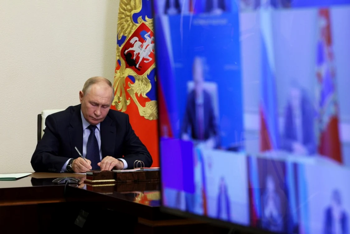Putin în timpul unei ședințe privind situația din Kursk FOTO EPA-EFE