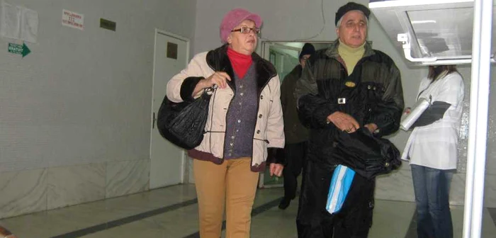 Pacienţii sunt nevoiţi să îndure frigul de pe holuri