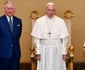 Papa Francisc alături de Regele Charles și Regina consoartă Camilla în alb Foto Zenit org jpg