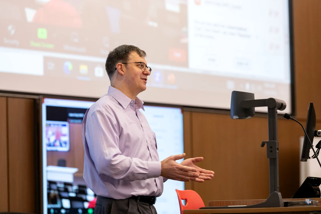Mihai Pop este profesor și co-director la o importantă universitate din SUA. FOTO: Arhivă personală