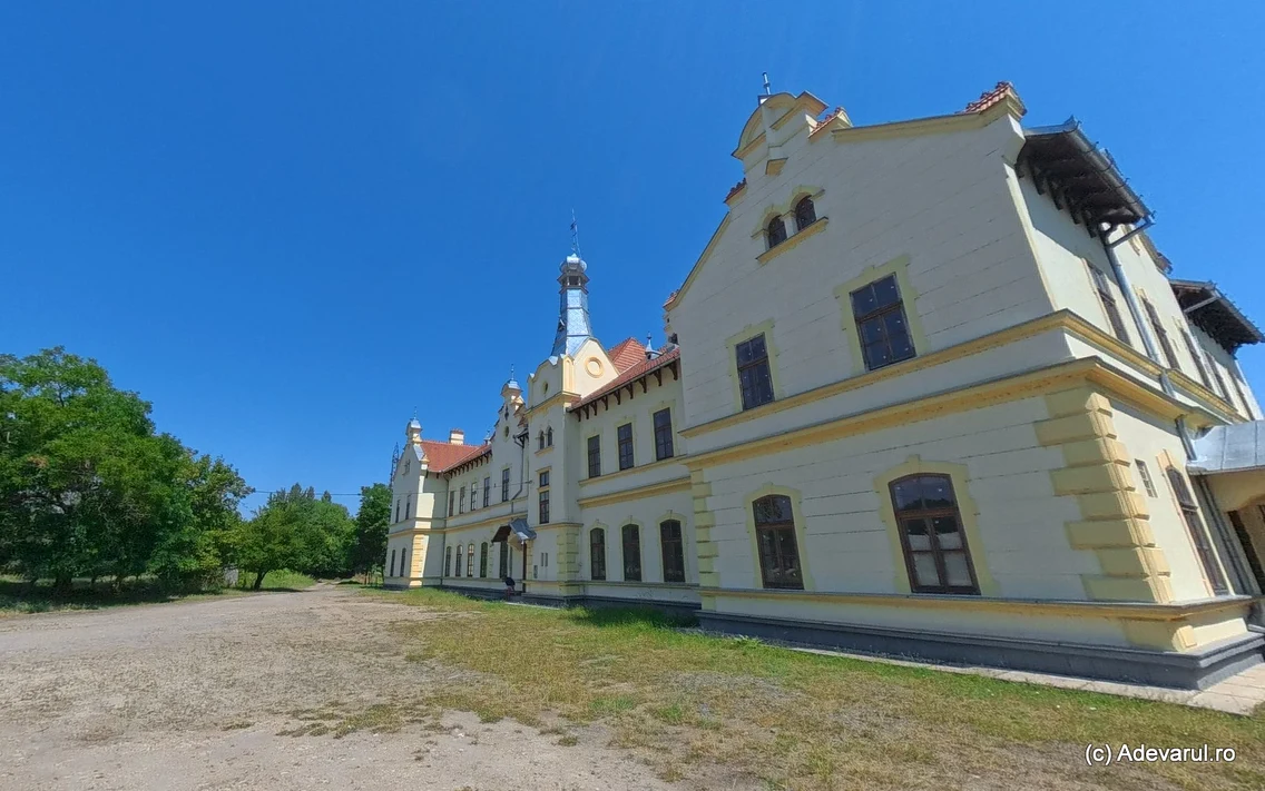 Gara municipiului Brad  Foto Daniel Guță ADEVĂRUL (4) jpg