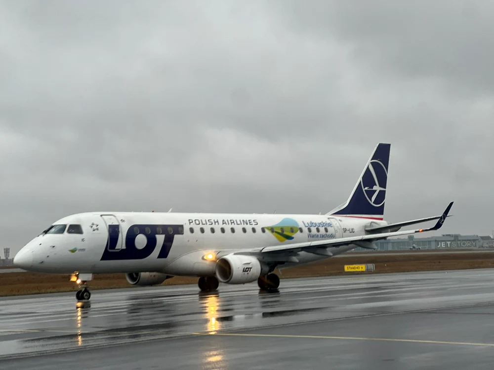 Avion al Companiei Naționale poloneze pe aeroport/FOTO:X