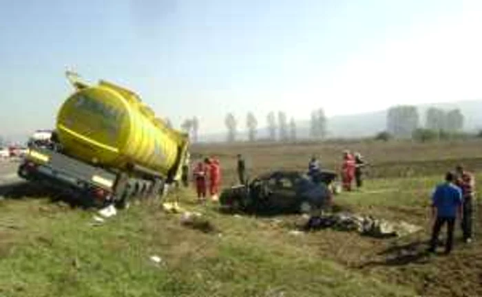 Craiova: O familie din Podari a murit într-un accident auto