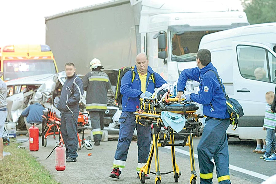 TRAGEDIE RUTIERĂ ÎN UNGARIA (Fotografii: Mediafax)