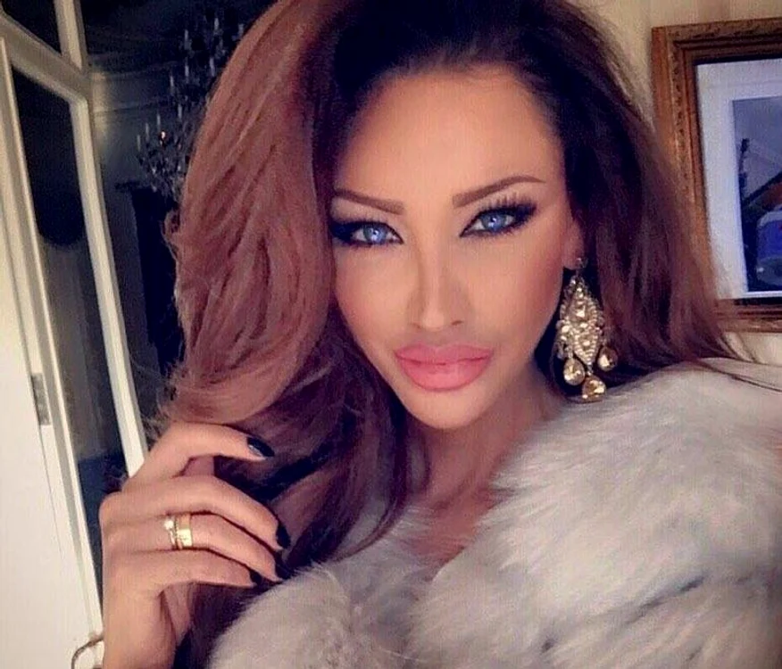 Bianca Drăguşanu nu mai este roşcată