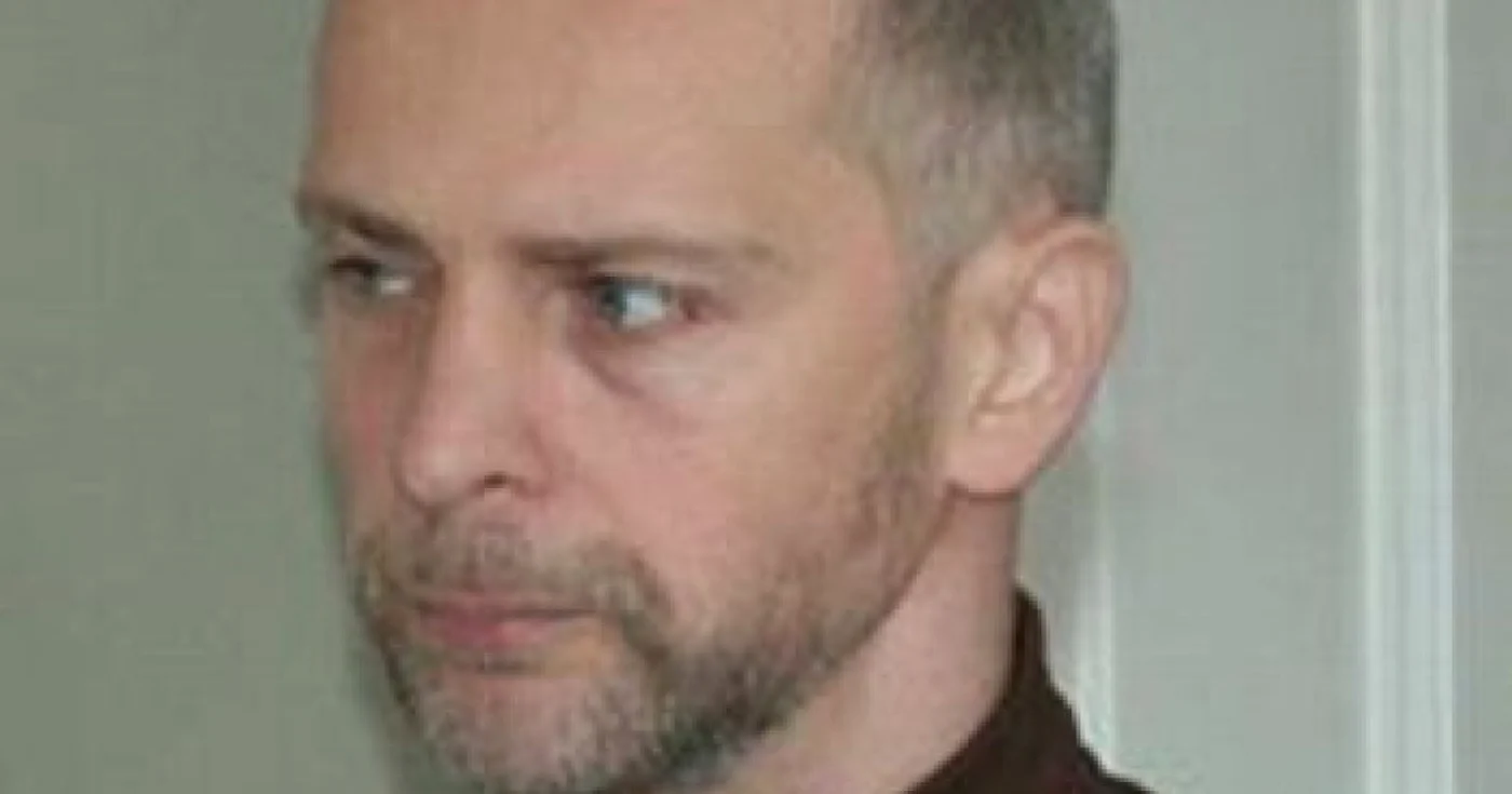 Bărbatul-criminal care a tăiat o femeie a pierdut apelul şi rămâne în arest