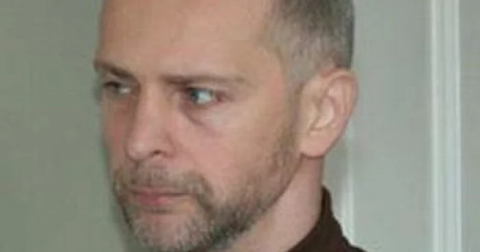 Bărbatul-criminal care a tăiat o femeie a pierdut apelul şi rămâne în arest