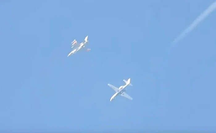 Au apărut și imagini cu aeronava urmărită de un avion de luptă Eurofighter FOTO Captură video