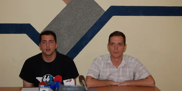 Dorin Coteţ (stânga) este nemulţumit de proiectul legii educaţiei