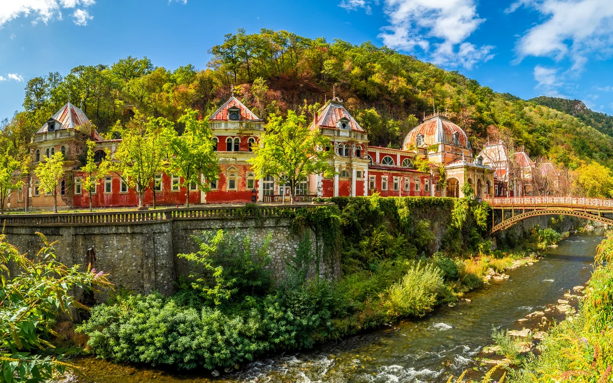 Mulți turiști sârbi ajung la Băile Herculane
