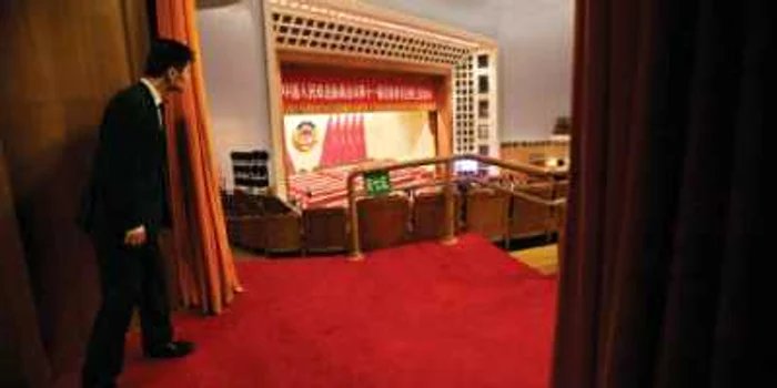 Pentru încă un an, lucrările Congresului Naţional al Poporului se desfăşoară fără dezbateri de fond. Acestea au loc însă în culise