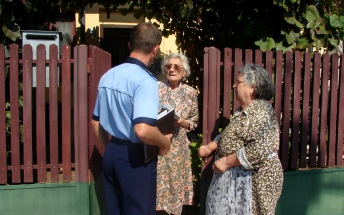 Poliţiştii vor da sfaturi cetăţenilor - imagine arhivă ADS Ploieşti