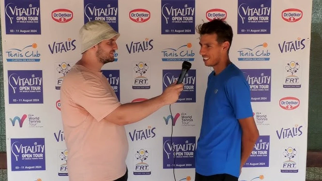 Radu Mihai Papoe (dreapta), învingător la Vitality Open Tour. CAPTURA YOUTUBE