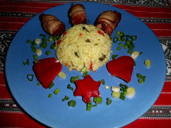 
    Ficăţei de pasăre înveliţi în bacon  