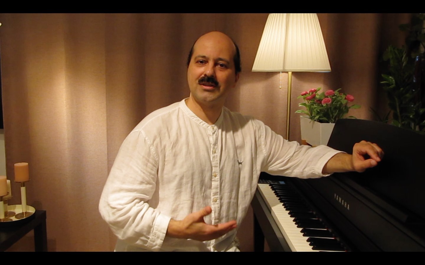 Urmașul faimosului compozitor Iosif Ivanovici revine la Timișoara. Andrei Ivanovich are concert la Sinagoga din Cetate VIDEO Urmașul faimosului compozitor Iosif Ivanovici revine la Timișoara. Andrei Ivanovich are concert la Sinagoga din Cetate VIDEO