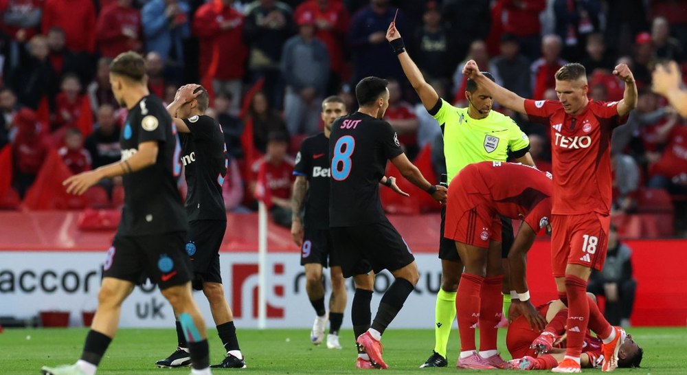 Arbitrii olandezi ne fură pe unde ne prind. Chiar și scoțienii contestă eliminarea lui Cisotti, din Aberdeen - FCSB