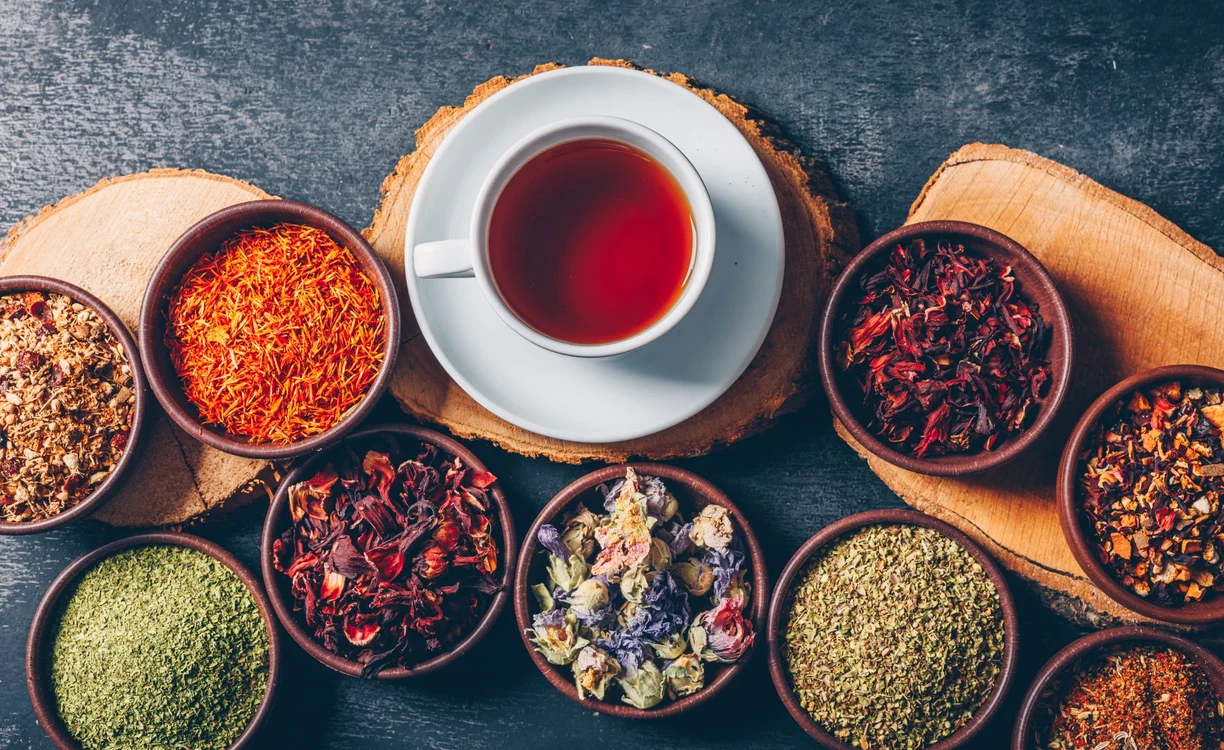 Unele ceaiuri ne pot crea probleme de sănătate / foto: Freepik