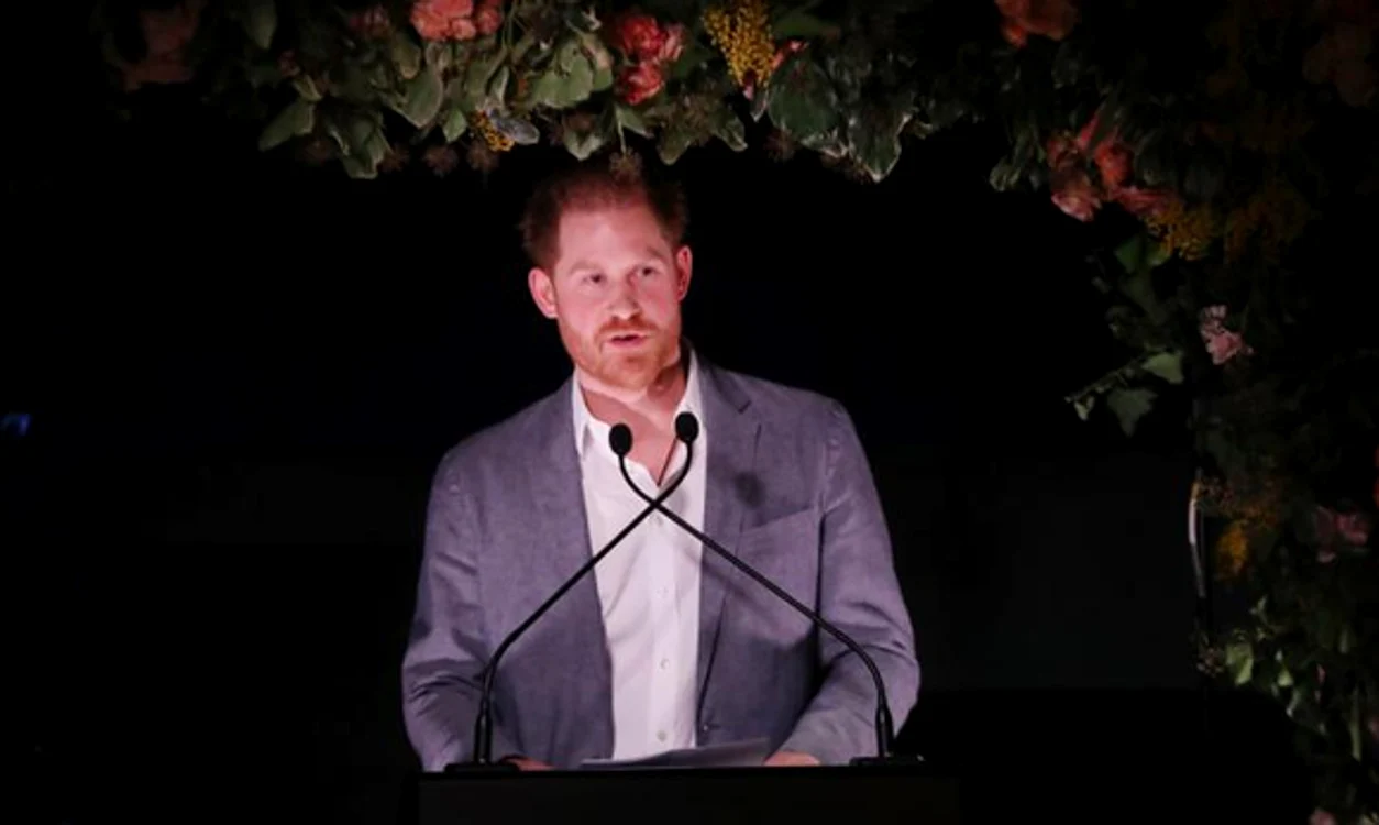 Prințul Harry a participat la un dineu și a explicat motivele retragerii din Casa Regală a Marii Britanii