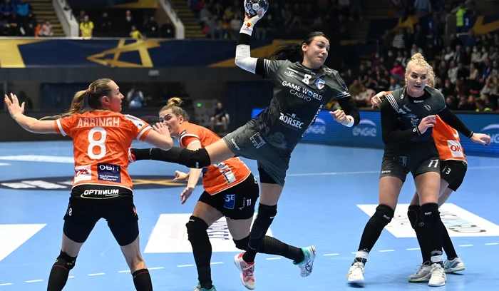 Cristina Neagu, aproape de o bornă impresionantă (FOTO: Sportpictures)