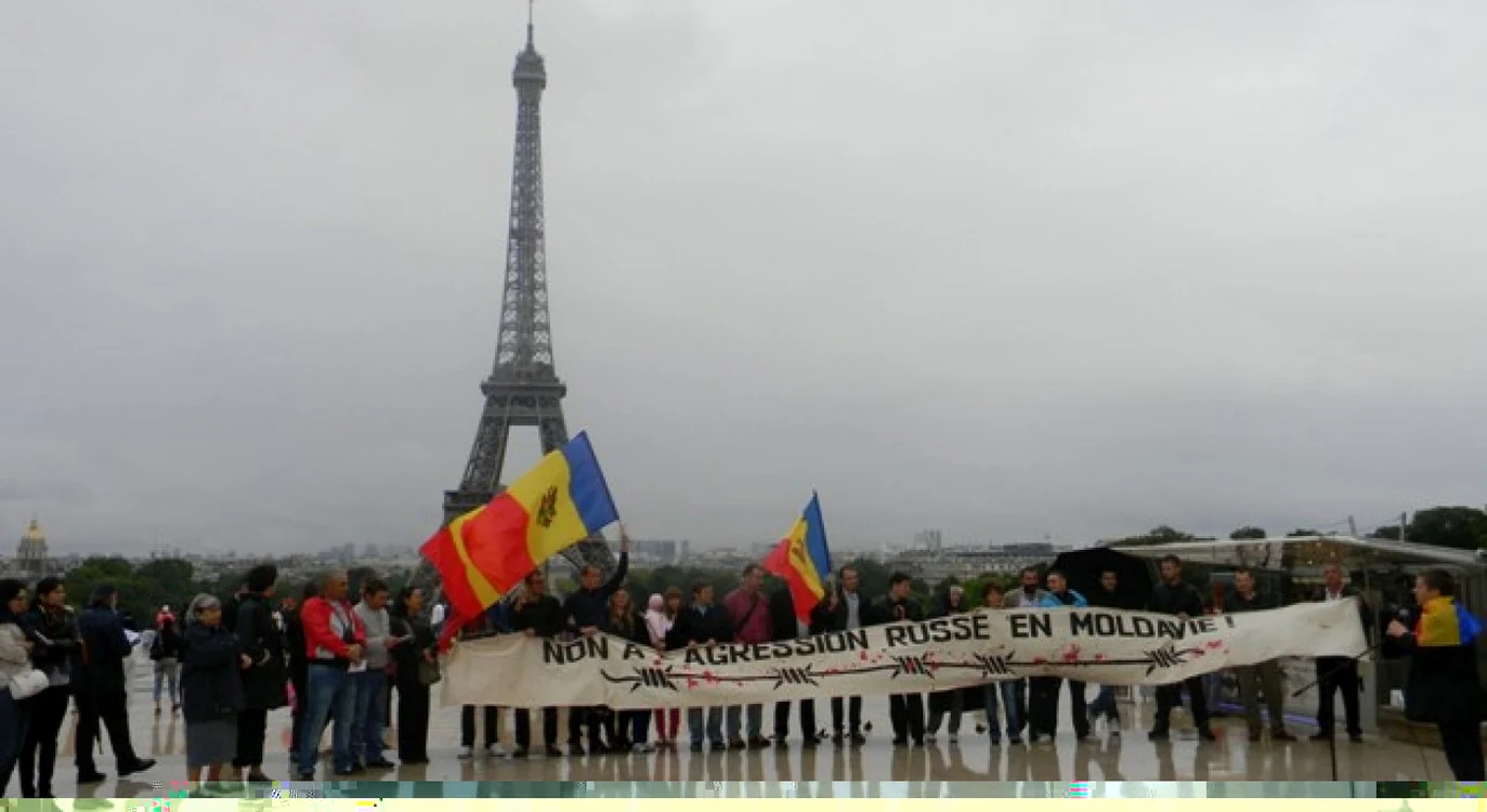 Moldoveni Paris