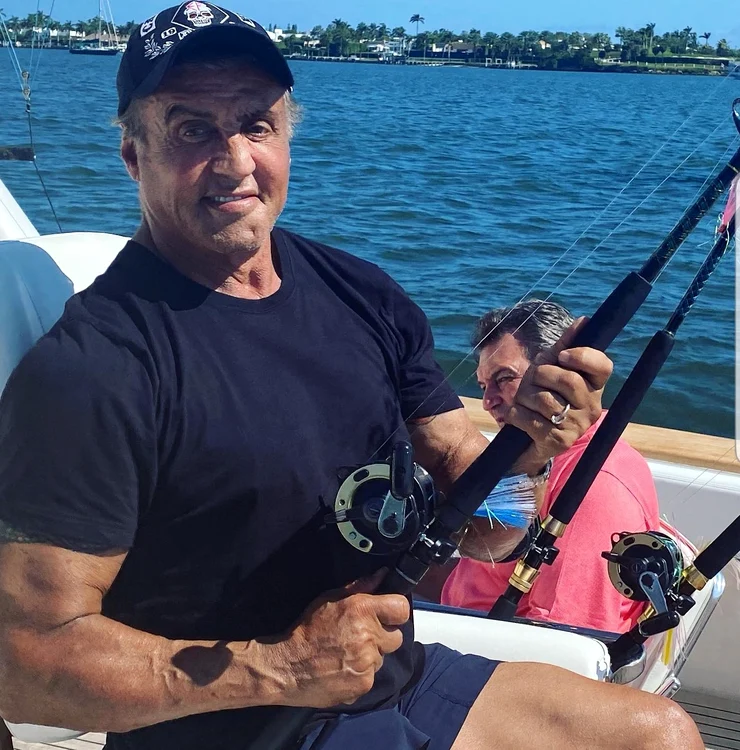 Sylvester Stallone, 74 de ani, a profitat de vremea frumoasă din California și a ieșit la pescuit, în oceanfoto: Instagram