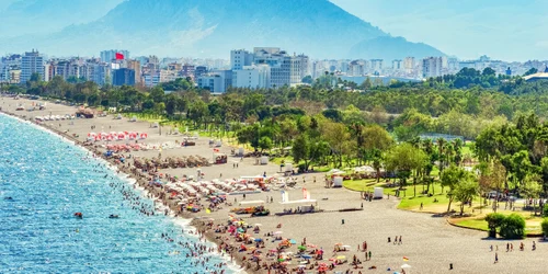 Antalya - una dintre destinațiile preferate de români pentru vacanța de Paște 2025 Foto Daily Sabah