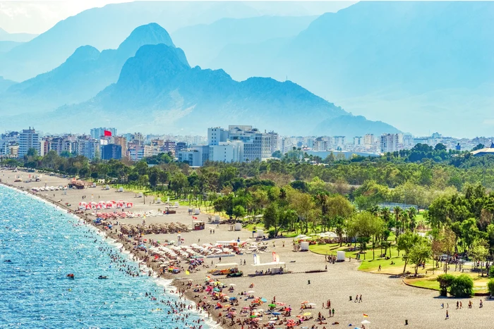 Antalya - una dintre destinațiile preferate de români pentru vacanța de Paște 2025 Foto Daily Sabah
