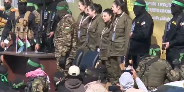 patru femei ostatice eliberate de Hamas Foto X png