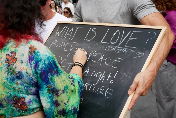 Mesaje pozitive la Bucharest Pride. FOTO: Adevărul / Norbert Nemeș
