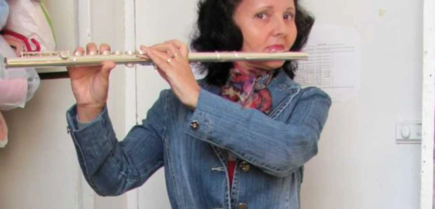Este profesoară de muzică de 30 de ani