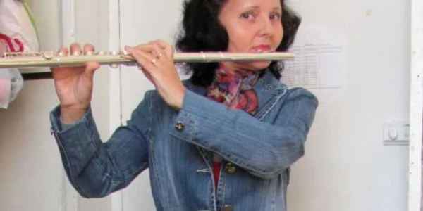 Este profesoară de muzică de 30 de ani