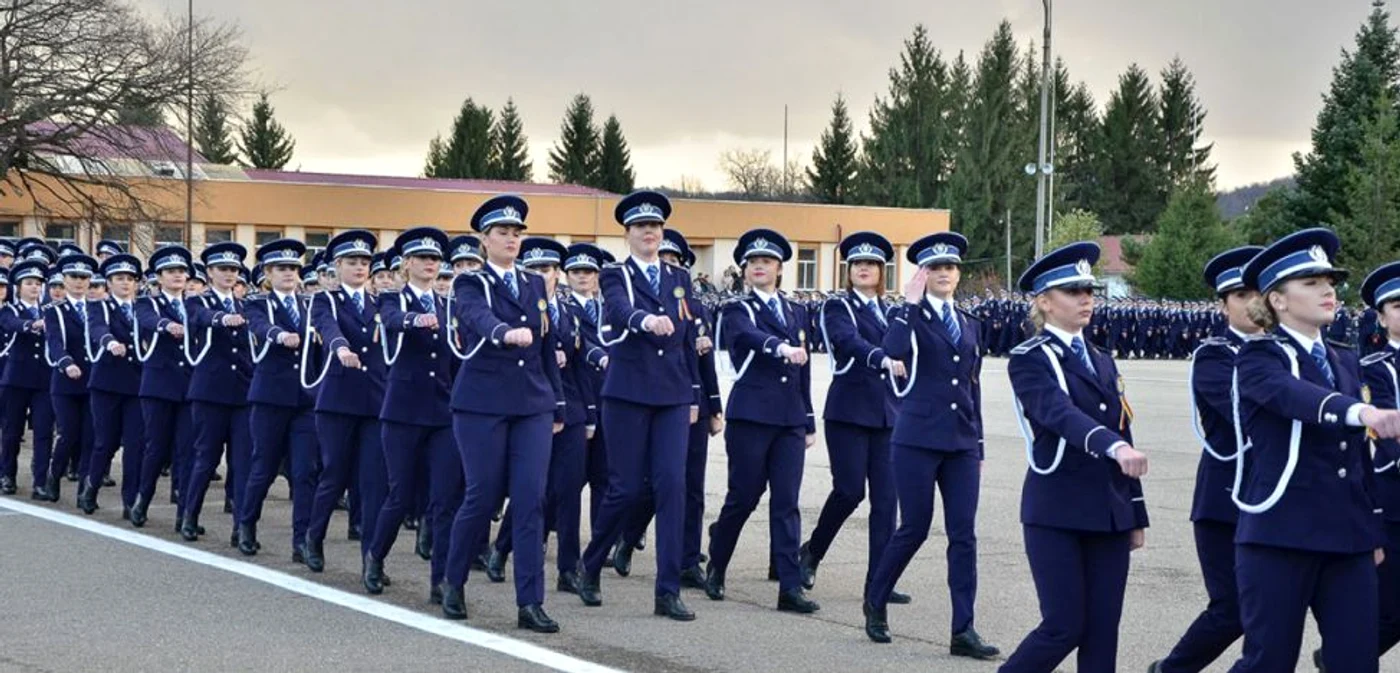 Absolvenţi ai Şcolii de Agenţi de Poliţie de la Câmpina FOTO scoalapolitie.ro