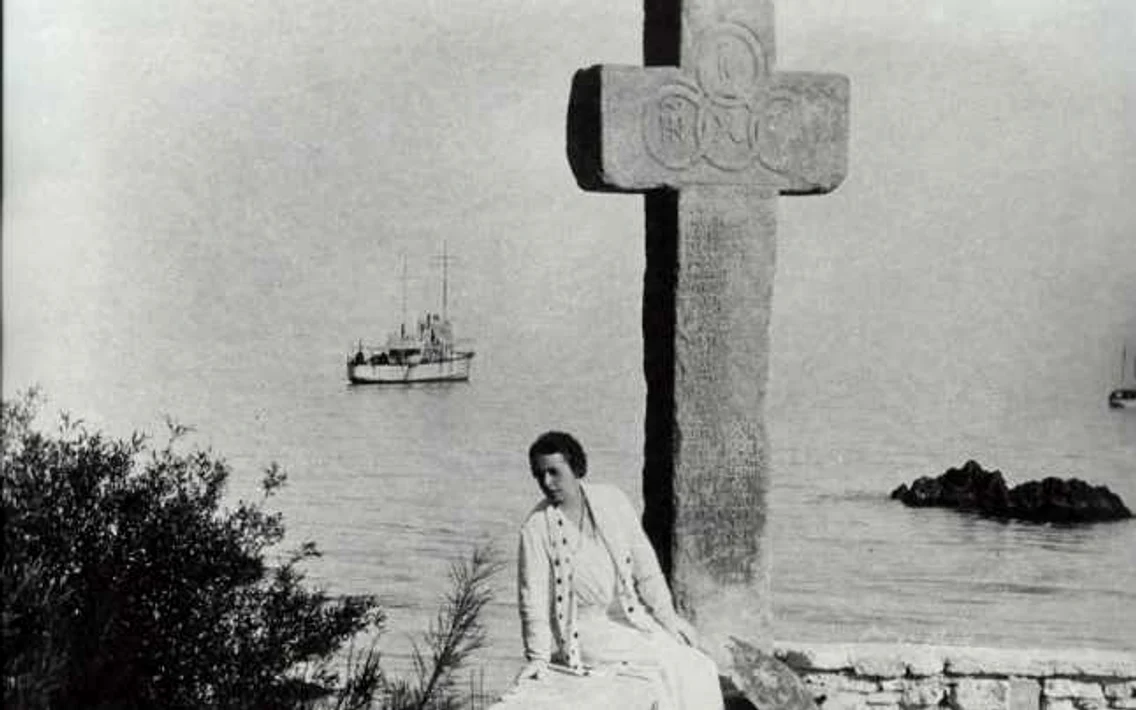 19. Regina Maria la Balcic_DM colectie-001