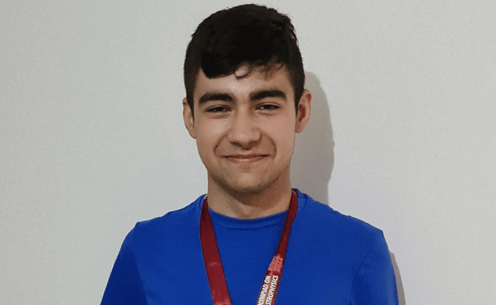 Elevul care uimește România. La 15 ani este olimpic internațional la astronomie și olimpic la fizică