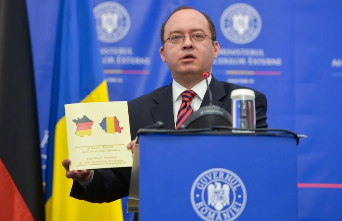 Harta Fran'ei acoperită în culorile drapelului Germanie, cea mai recentă gafă a diplomaţiei române