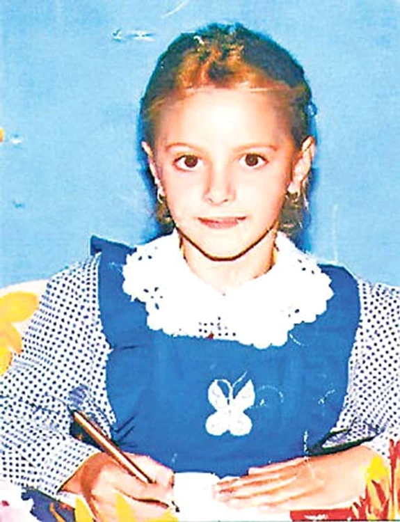 Larisa Chelaru (7 ani) a fost violată, sugrumată şi aruncată într-un tomberon (FOTOGRAFII: IONUŢ BENEA)